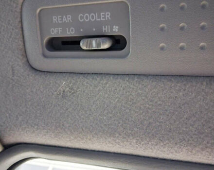 Серый Тойота Авенсис Версо, объемом двигателя 2 л и пробегом 278 тыс. км за 7400 $, фото 17 на Automoto.ua