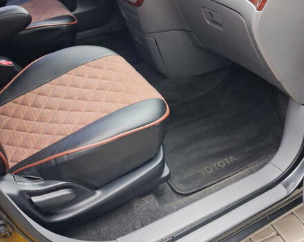 Серый Тойота Авенсис Версо, объемом двигателя 2 л и пробегом 278 тыс. км за 7400 $, фото 18 на Automoto.ua