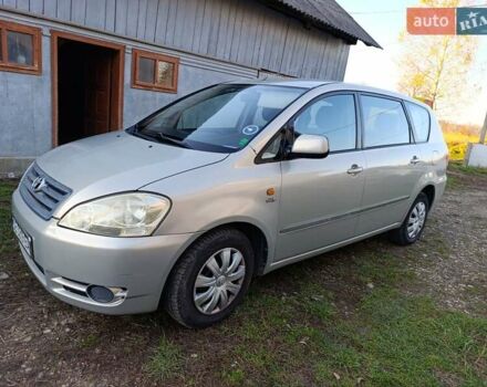 Серый Тойота Авенсис Версо, объемом двигателя 2 л и пробегом 370 тыс. км за 5500 $, фото 4 на Automoto.ua