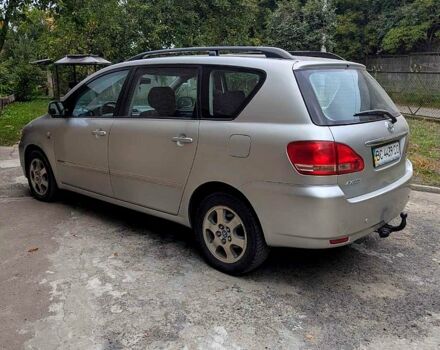 Серый Тойота Авенсис Версо, объемом двигателя 2 л и пробегом 395 тыс. км за 5250 $, фото 9 на Automoto.ua