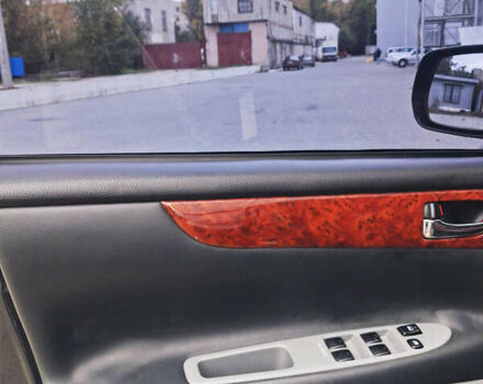 Серый Тойота Авенсис Версо, объемом двигателя 2 л и пробегом 278 тыс. км за 7400 $, фото 24 на Automoto.ua