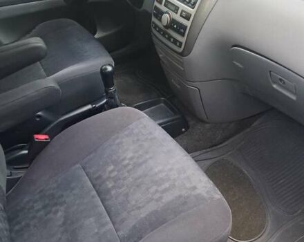 Сірий Тойота Авенсіс Версо, об'ємом двигуна 2 л та пробігом 416 тис. км за 5000 $, фото 13 на Automoto.ua