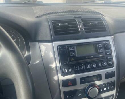 Серый Тойота Авенсис Версо, объемом двигателя 2 л и пробегом 420 тыс. км за 4500 $, фото 6 на Automoto.ua