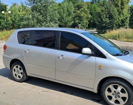 Сірий Тойота Авенсіс Версо, об'ємом двигуна 2 л та пробігом 416 тис. км за 5000 $, фото 6 на Automoto.ua