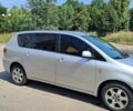 Сірий Тойота Авенсіс Версо, об'ємом двигуна 2 л та пробігом 416 тис. км за 5000 $, фото 6 на Automoto.ua