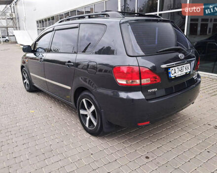 Серый Тойота Авенсис Версо, объемом двигателя 2 л и пробегом 278 тыс. км за 7400 $, фото 9 на Automoto.ua