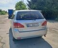 Сірий Тойота Авенсіс Версо, об'ємом двигуна 2 л та пробігом 416 тис. км за 5000 $, фото 2 на Automoto.ua