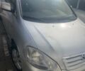 Серый Тойота Авенсис Версо, объемом двигателя 2 л и пробегом 420 тыс. км за 4500 $, фото 2 на Automoto.ua