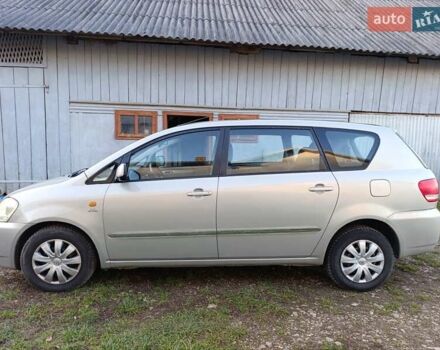 Серый Тойота Авенсис Версо, объемом двигателя 2 л и пробегом 370 тыс. км за 5500 $, фото 5 на Automoto.ua