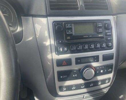 Серый Тойота Авенсис Версо, объемом двигателя 2 л и пробегом 420 тыс. км за 4500 $, фото 7 на Automoto.ua