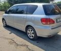 Сірий Тойота Авенсіс Версо, об'ємом двигуна 2 л та пробігом 416 тис. км за 5000 $, фото 1 на Automoto.ua