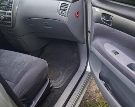 Сірий Тойота Авенсіс Версо, об'ємом двигуна 2 л та пробігом 416 тис. км за 5000 $, фото 15 на Automoto.ua