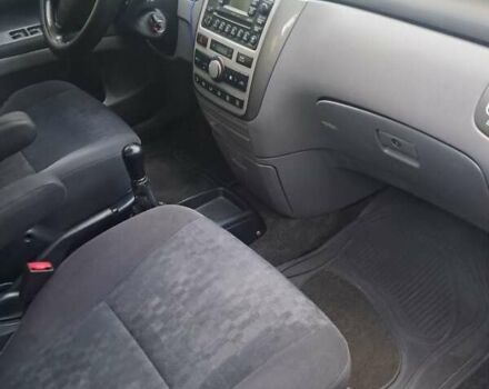 Сірий Тойота Авенсіс Версо, об'ємом двигуна 2 л та пробігом 416 тис. км за 5000 $, фото 20 на Automoto.ua