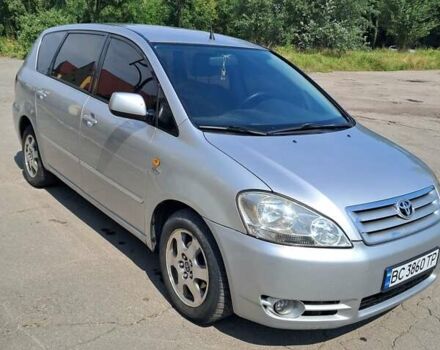 Сірий Тойота Авенсіс Версо, об'ємом двигуна 2 л та пробігом 416 тис. км за 5000 $, фото 3 на Automoto.ua