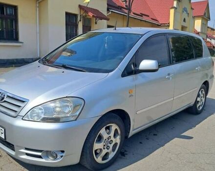 Сірий Тойота Авенсіс Версо, об'ємом двигуна 2 л та пробігом 416 тис. км за 5000 $, фото 5 на Automoto.ua