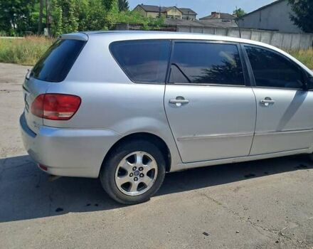 Сірий Тойота Авенсіс Версо, об'ємом двигуна 2 л та пробігом 416 тис. км за 5000 $, фото 9 на Automoto.ua