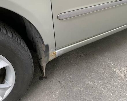 Серый Тойота Авенсис Версо, объемом двигателя 2 л и пробегом 256 тыс. км за 5500 $, фото 21 на Automoto.ua