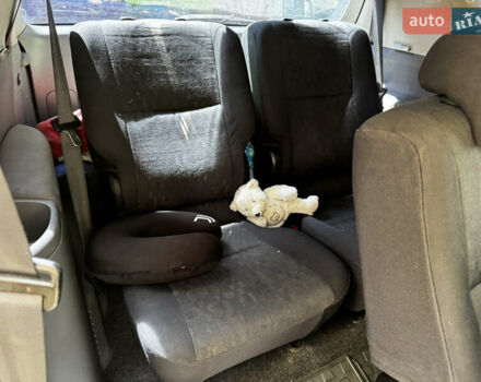 Серый Тойота Авенсис Версо, объемом двигателя 2 л и пробегом 226 тыс. км за 6500 $, фото 4 на Automoto.ua