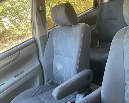 Сірий Тойота Авенсіс Версо, об'ємом двигуна 2 л та пробігом 470 тис. км за 6500 $, фото 13 на Automoto.ua