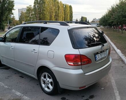 Сірий Тойота Авенсіс Версо, об'ємом двигуна 2 л та пробігом 388 тис. км за 5200 $, фото 9 на Automoto.ua