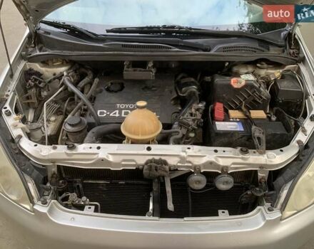 Серый Тойота Авенсис Версо, объемом двигателя 2 л и пробегом 256 тыс. км за 5500 $, фото 14 на Automoto.ua