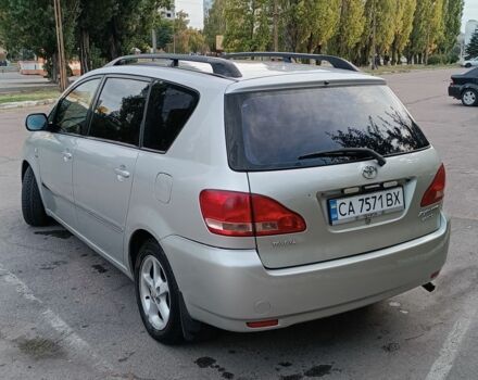 Сірий Тойота Авенсіс Версо, об'ємом двигуна 2 л та пробігом 388 тис. км за 5200 $, фото 8 на Automoto.ua