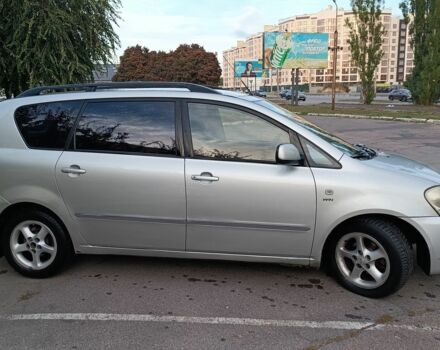 Сірий Тойота Авенсіс Версо, об'ємом двигуна 2 л та пробігом 388 тис. км за 5200 $, фото 4 на Automoto.ua