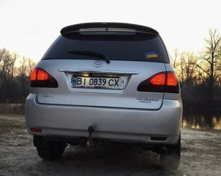 Серый Тойота Авенсис Версо, объемом двигателя 2 л и пробегом 240 тыс. км за 6500 $, фото 6 на Automoto.ua