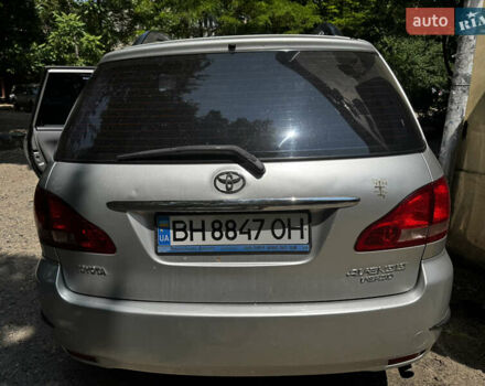 Серый Тойота Авенсис Версо, объемом двигателя 2 л и пробегом 226 тыс. км за 6500 $, фото 2 на Automoto.ua
