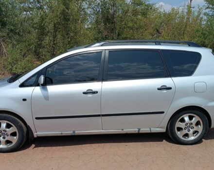 Сірий Тойота Авенсіс Версо, об'ємом двигуна 2 л та пробігом 311 тис. км за 6000 $, фото 1 на Automoto.ua