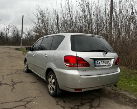 Серый Тойота Авенсис Версо, объемом двигателя 2 л и пробегом 330 тыс. км за 5249 $, фото 7 на Automoto.ua