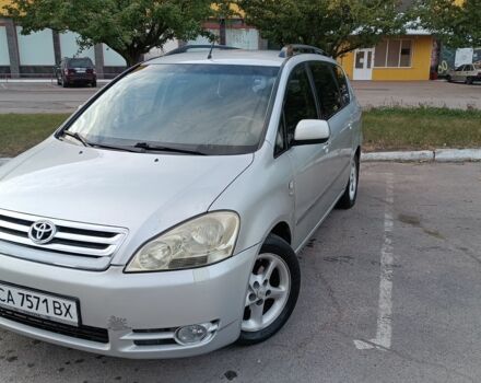 Сірий Тойота Авенсіс Версо, об'ємом двигуна 2 л та пробігом 388 тис. км за 5200 $, фото 3 на Automoto.ua