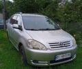 Сірий Тойота Авенсіс Версо, об'ємом двигуна 2 л та пробігом 335 тис. км за 4200 $, фото 2 на Automoto.ua