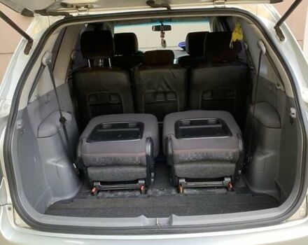 Серый Тойота Авенсис Версо, объемом двигателя 2 л и пробегом 256 тыс. км за 5500 $, фото 16 на Automoto.ua