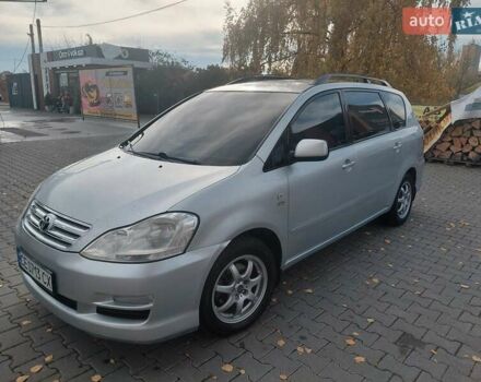 Серый Тойота Авенсис Версо, объемом двигателя 2 л и пробегом 273 тыс. км за 5700 $, фото 12 на Automoto.ua