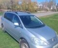 Серый Тойота Авенсис Версо, объемом двигателя 2 л и пробегом 222 тыс. км за 5400 $, фото 2 на Automoto.ua