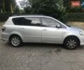 Серый Тойота Авенсис Версо, объемом двигателя 2 л и пробегом 349 тыс. км за 6000 $, фото 3 на Automoto.ua