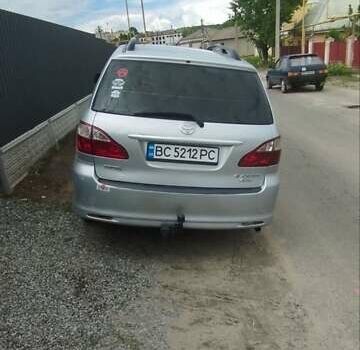 Серый Тойота Авенсис Версо, объемом двигателя 2 л и пробегом 240 тыс. км за 5100 $, фото 2 на Automoto.ua