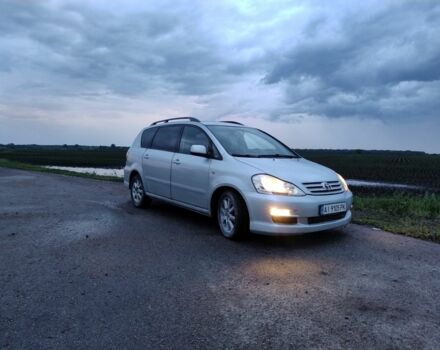 Серый Тойота Авенсис Версо, объемом двигателя 2 л и пробегом 2 тыс. км за 5000 $, фото 7 на Automoto.ua