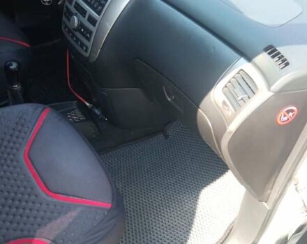 Сірий Тойота Авенсіс Версо, об'ємом двигуна 2 л та пробігом 400 тис. км за 5000 $, фото 9 на Automoto.ua