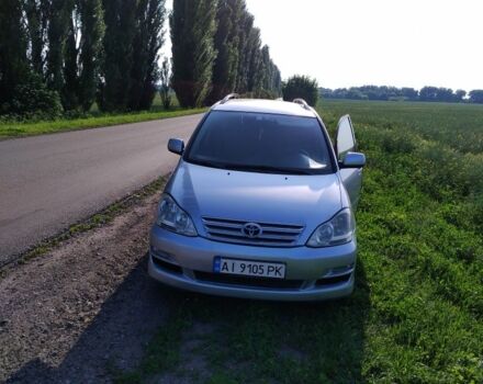 Серый Тойота Авенсис Версо, объемом двигателя 2 л и пробегом 2 тыс. км за 5000 $, фото 13 на Automoto.ua