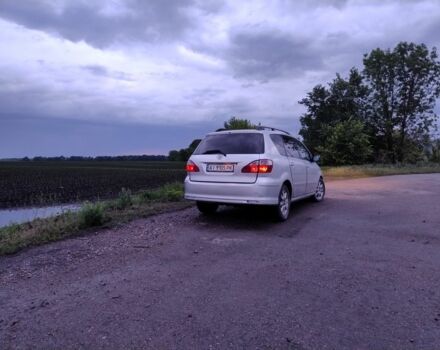 Серый Тойота Авенсис Версо, объемом двигателя 2 л и пробегом 2 тыс. км за 5000 $, фото 3 на Automoto.ua