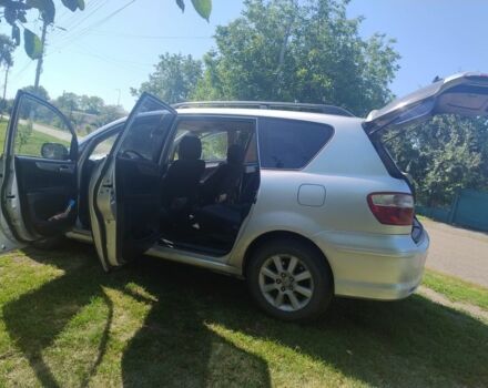 Серый Тойота Авенсис Версо, объемом двигателя 2 л и пробегом 2 тыс. км за 5000 $, фото 18 на Automoto.ua