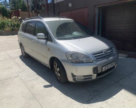 Сірий Тойота Авенсіс Версо, об'ємом двигуна 2 л та пробігом 712 тис. км за 3000 $, фото 2 на Automoto.ua