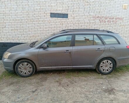 Серый Тойота Авенсис Версо, объемом двигателя 2 л и пробегом 407 тыс. км за 1903 $, фото 1 на Automoto.ua