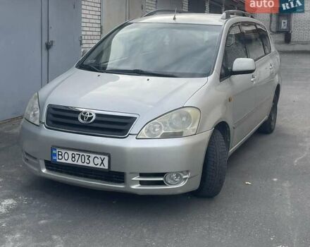 Сірий Тойота Авенсіс Версо, об'ємом двигуна 2 л та пробігом 287 тис. км за 3400 $, фото 1 на Automoto.ua