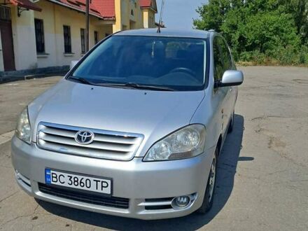 Тойота Авенсіс Версо 2002 у Жовкві на Automoto.ua Сірий Тойота Авенсіс Версо, об'ємом двигуна 2 л та пробігом 416 тис. км за 5000 $, фото 1 на Automoto.ua