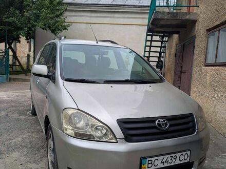 Тойота Авенсіс Версо 2002 у Жовкві на Automoto.ua Сірий Тойота Авенсіс Версо, об'ємом двигуна 2 л та пробігом 395 тис. км за 5250 $, фото 1 на Automoto.ua
