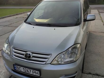Тойота Авенсис Версо 2003 в Стрые на Automoto.ua Серый Тойота Авенсис Версо, объемом двигателя 2 л и пробегом 277 тыс. км за 5000 $, фото 1 на Automoto.ua