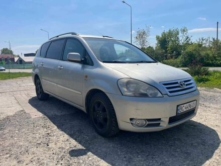 Тойота Авенсіс Версо 2003 у Яворове на Automoto.ua Сірий Тойота Авенсіс Версо, об'ємом двигуна 2 л та пробігом 372 тис. км за 4150 $, фото 1 на Automoto.ua